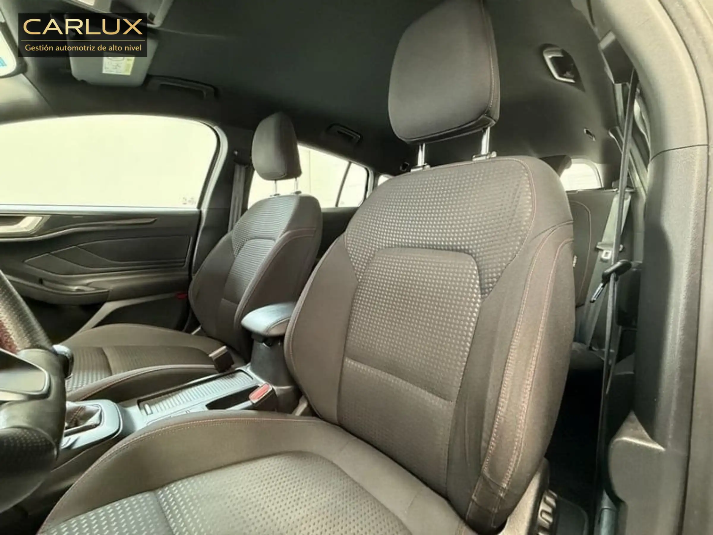 Ford  Focus 2.3 Ecoboost  - Miniatura 7