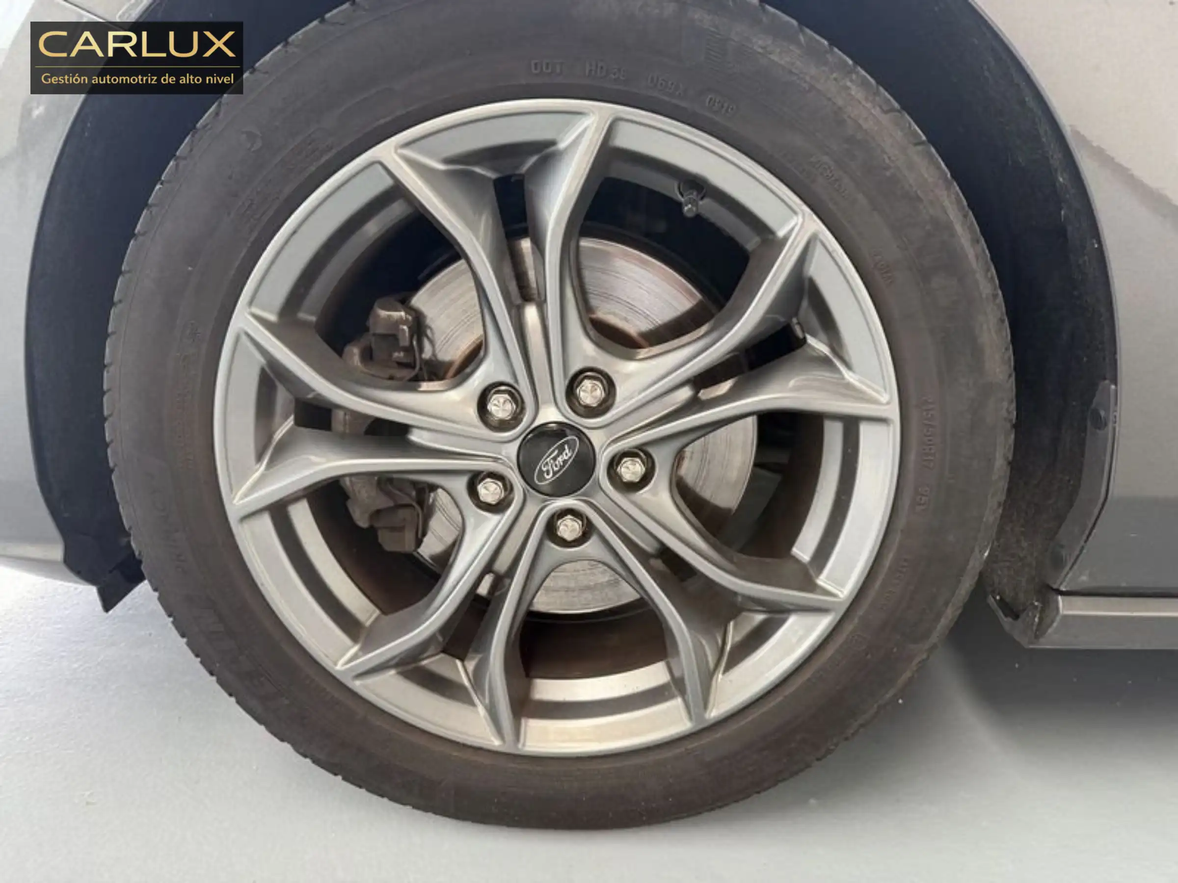 Ford  Focus 2.3 Ecoboost  - Miniatura 12