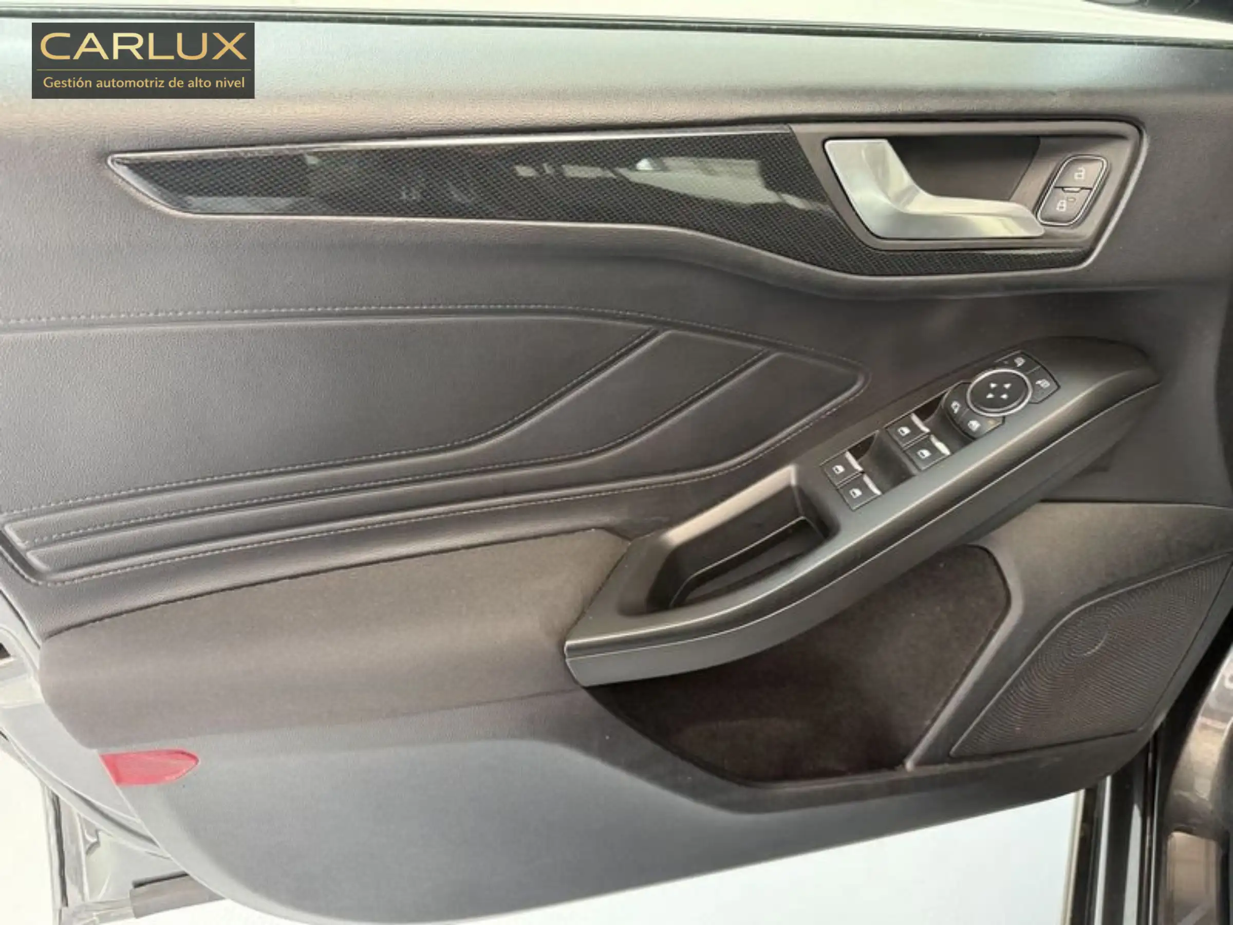 Ford  Focus 2.3 Ecoboost  - Miniatura 14