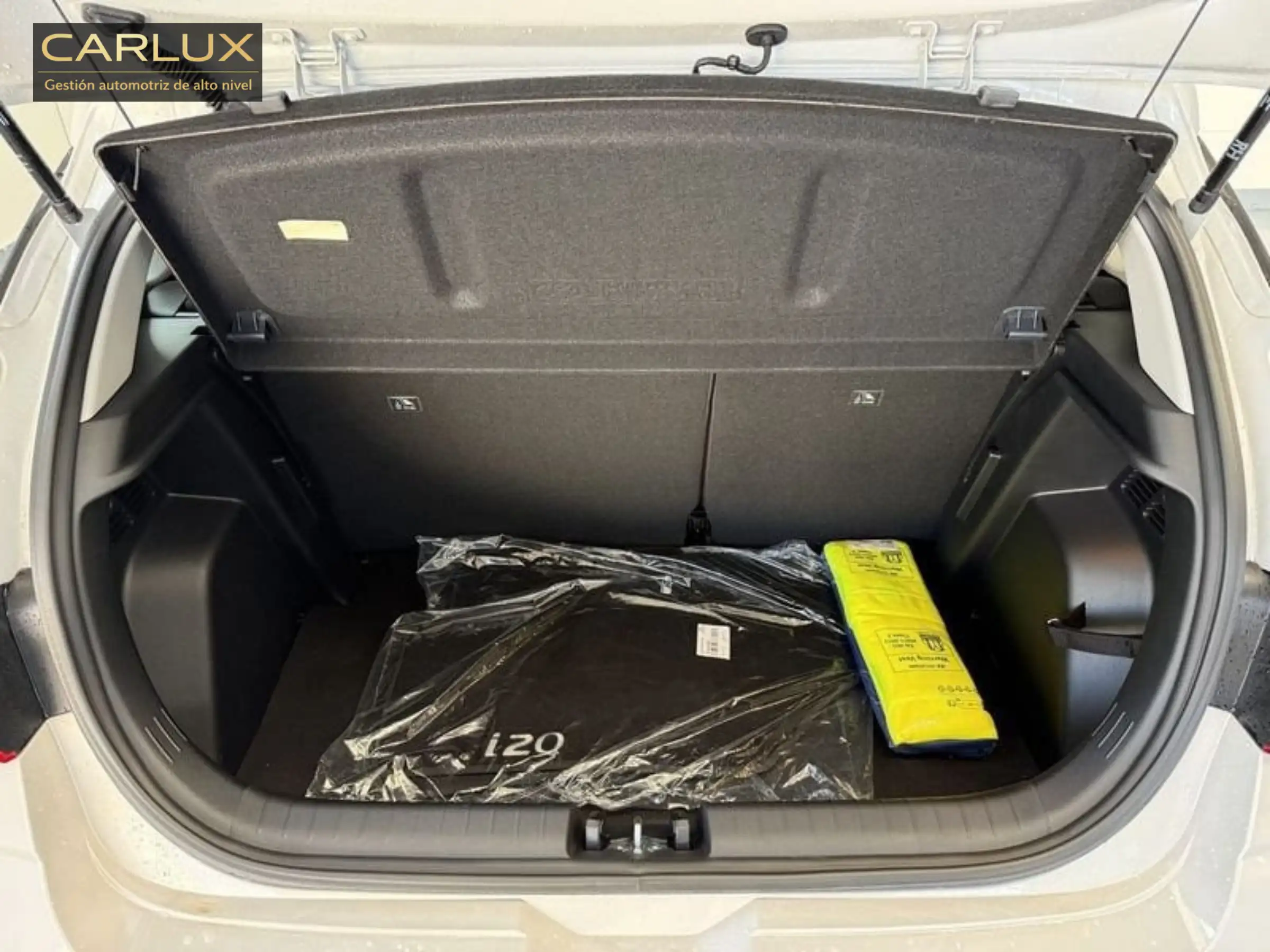 Hyundai  I20 1.4   - Miniatura 12