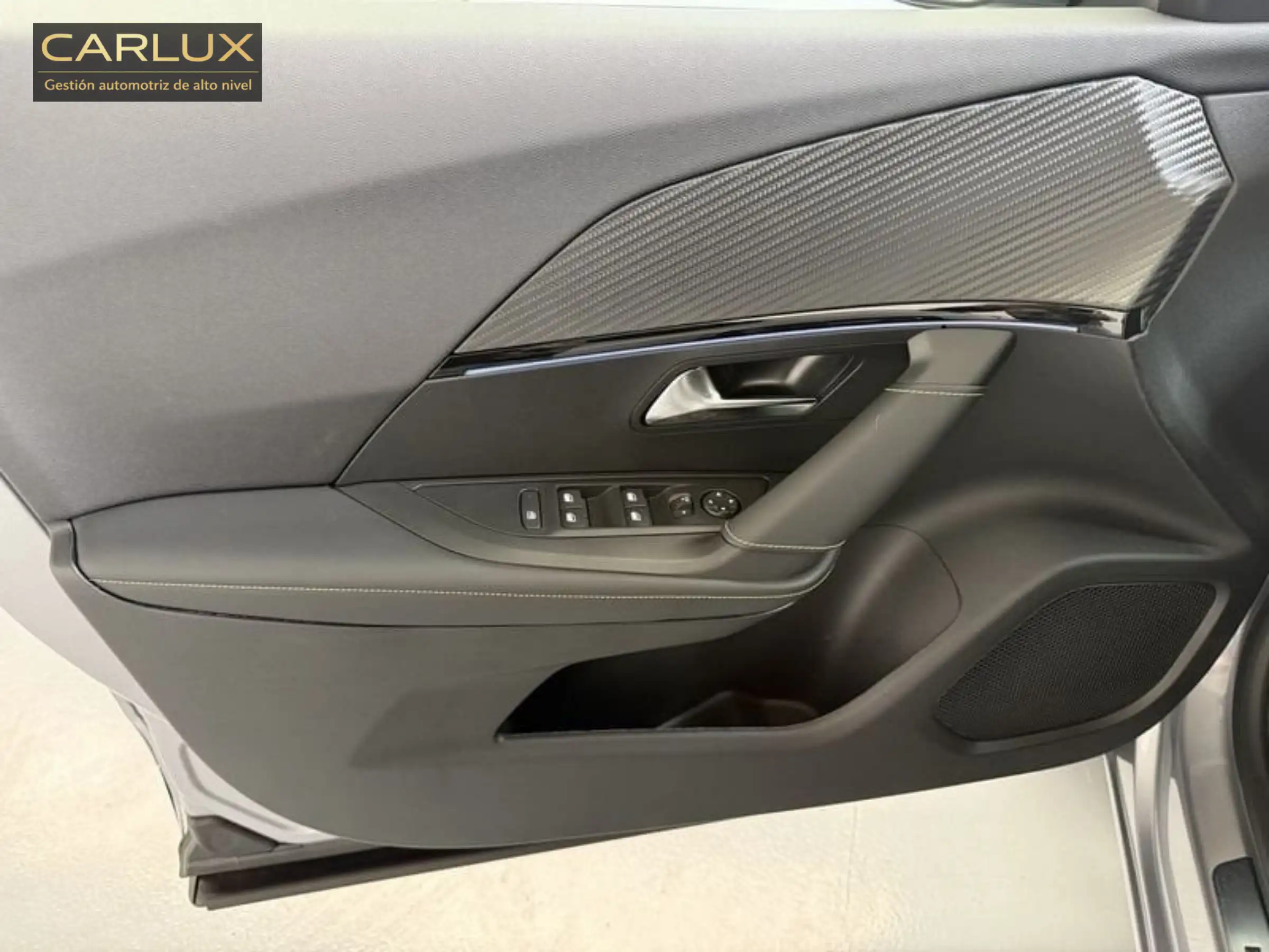 Peugeot  2008 1.2 MHEV - Miniatura 8