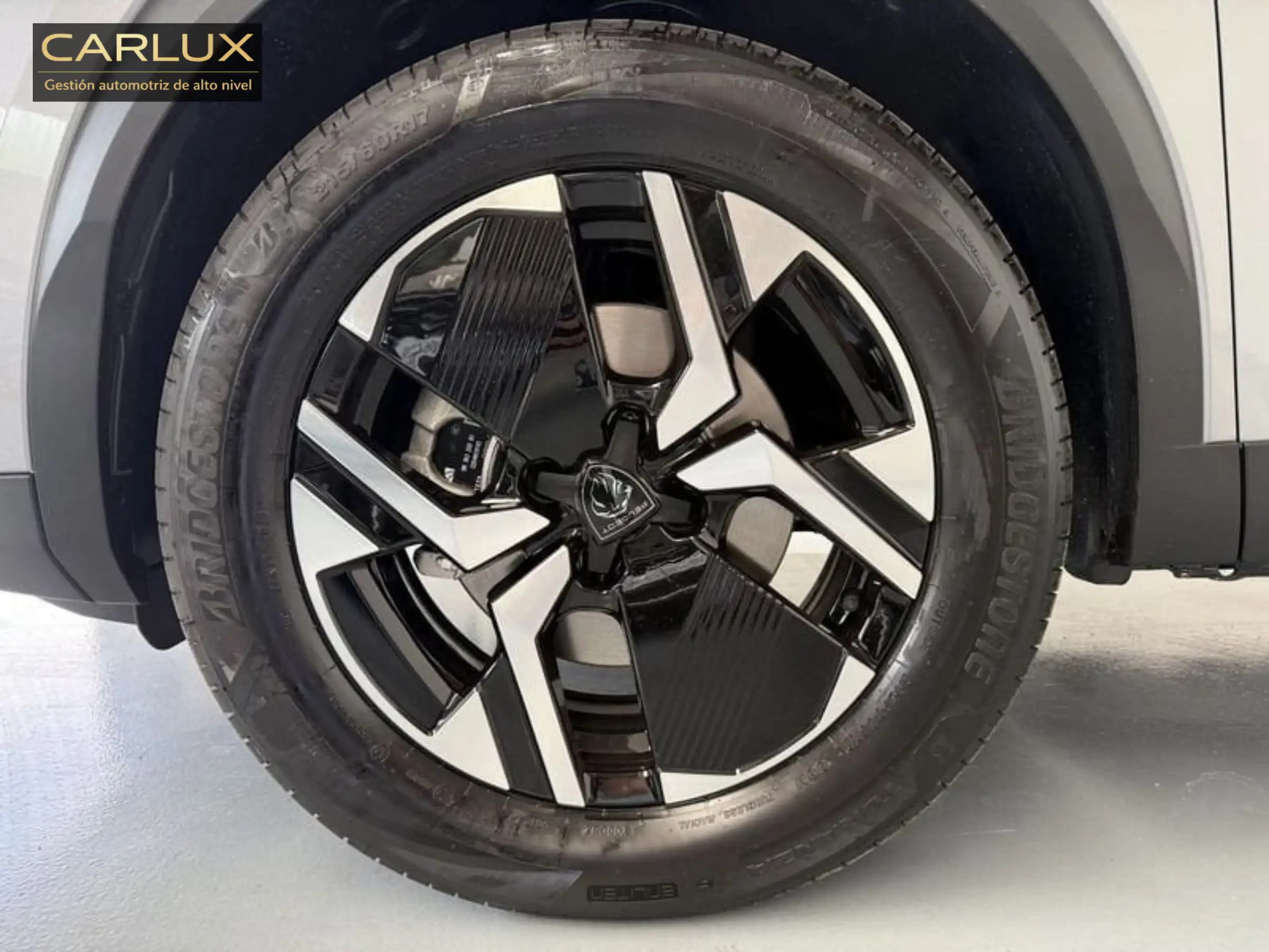 Peugeot  2008 1.2 MHEV - Miniatura 13